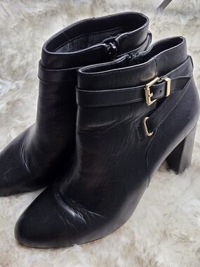 Banana Republic Black Leather Ankle Booties with Gold Buckle Accents Sz 9
